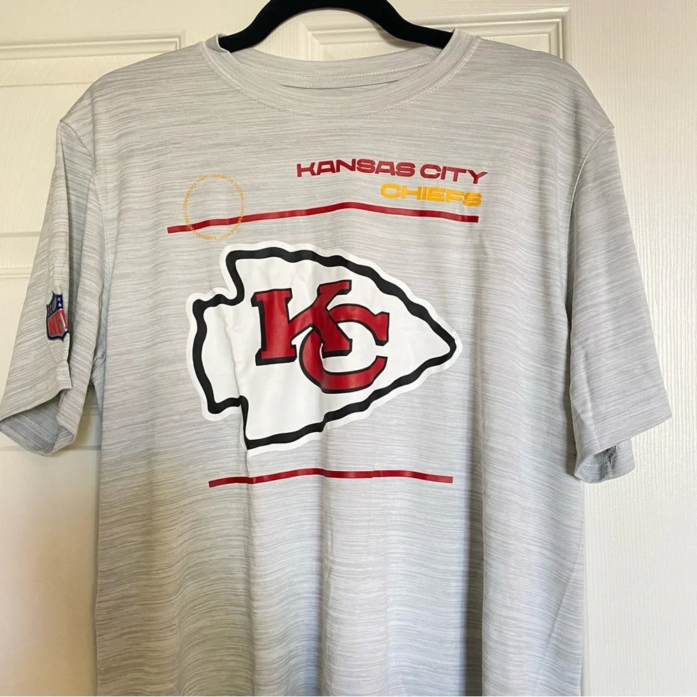 NWT Men's Gray Kansas City Chiefs Nike NFL Tee Size Large